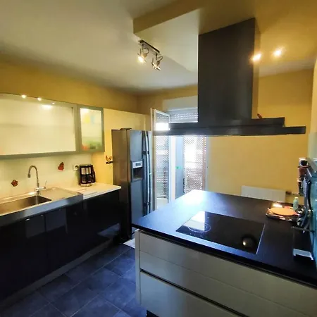 Parvis : Calme, Vue, Elegant, Spacieux, Securise Et Apartmán *